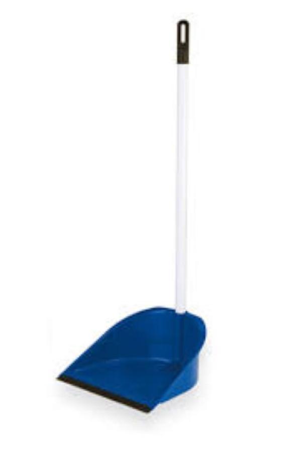 paletta alzafolvere in pvc con manico lungo mac in colori assortiti per raccolta polvere